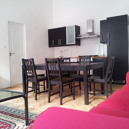 Anna 2 Bedrooms 2 Bathrooms 6 Bikes Budapest Szoba fotó