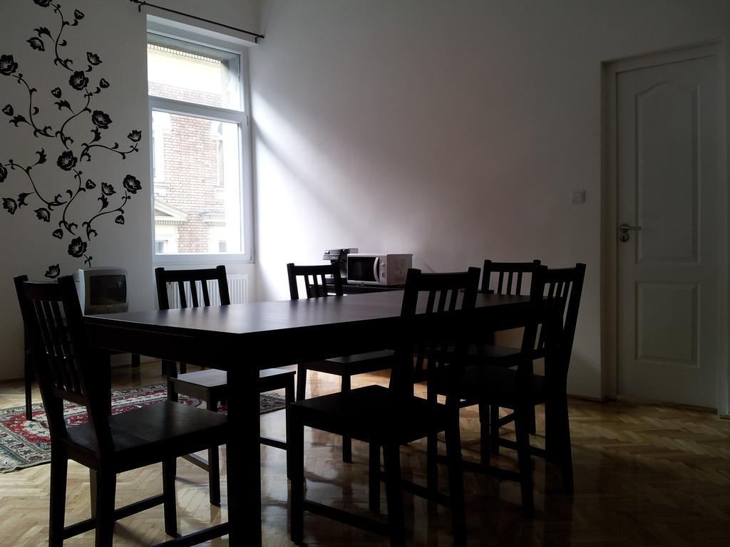 Anna 2 Bedrooms 2 Bathrooms 6 Bikes Budapest Szoba fotó